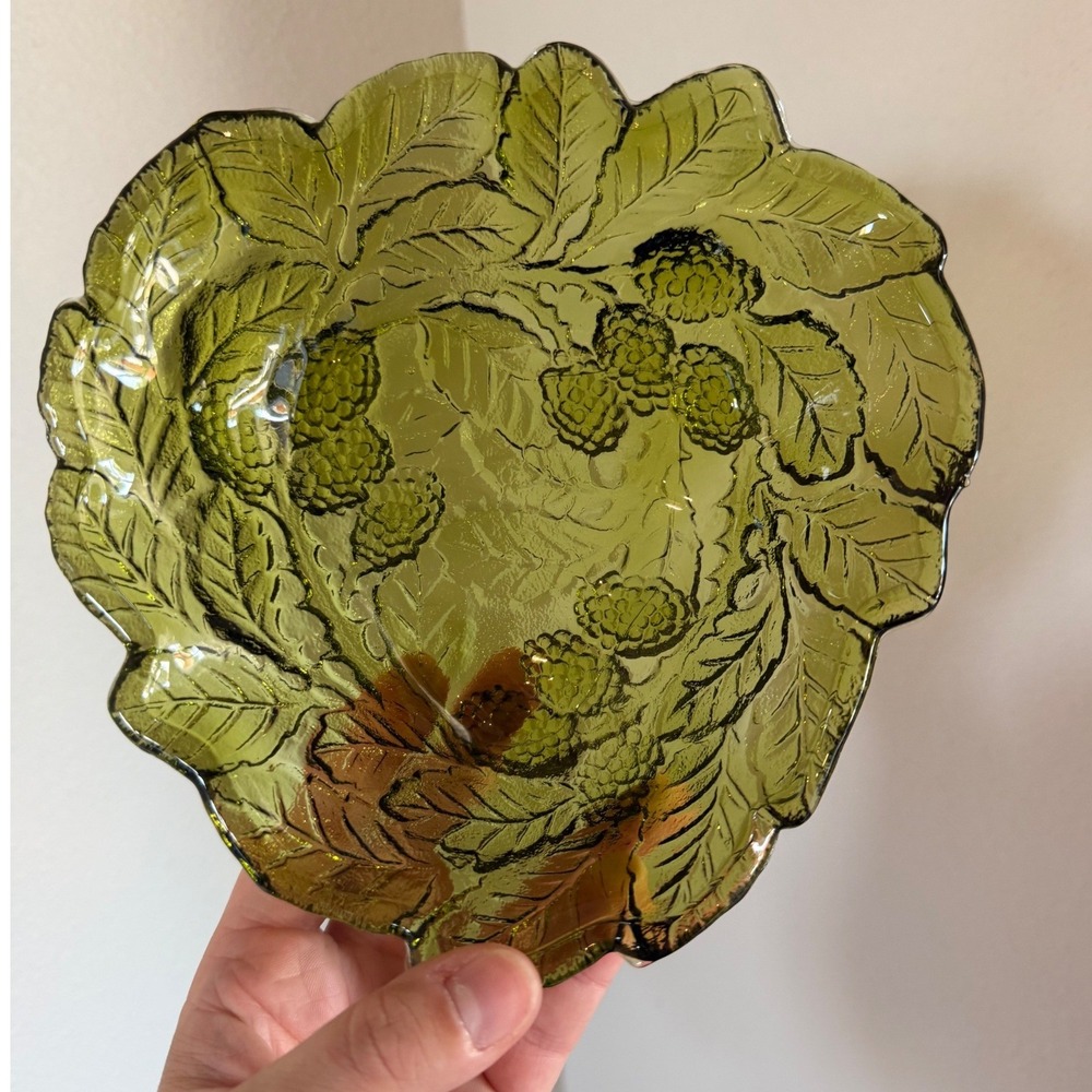 Indiana Glass Berry Bowl Green Good Leaf Pattern Pressed Glass Textured